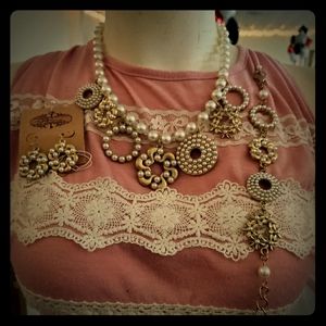 Retired Plunder Jewelry Set